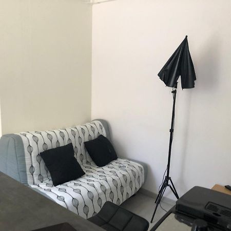 Appartement Lisieux Calme Tres Bien Equipe Dış mekan fotoğraf