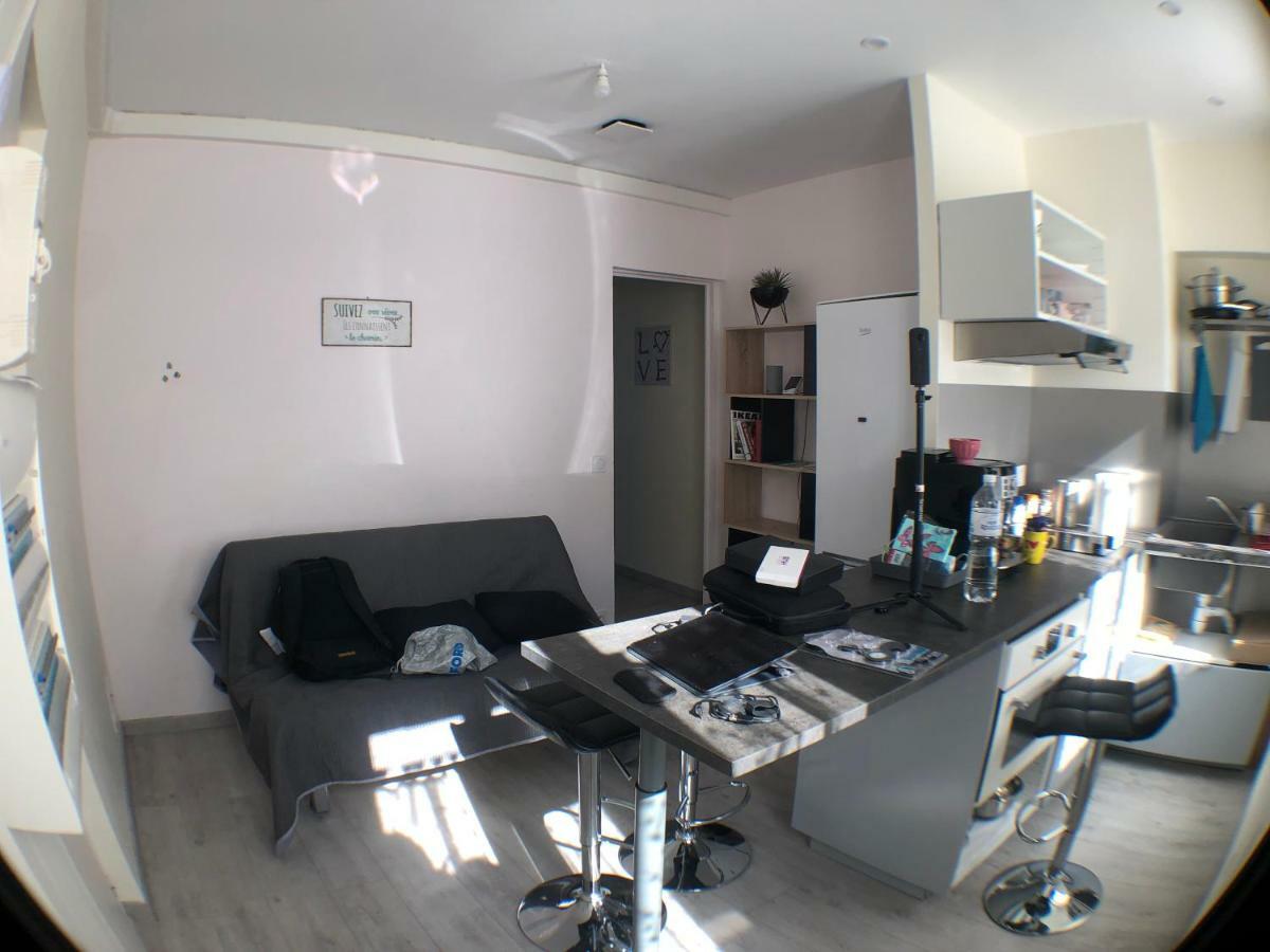 Appartement Lisieux Calme Tres Bien Equipe Dış mekan fotoğraf